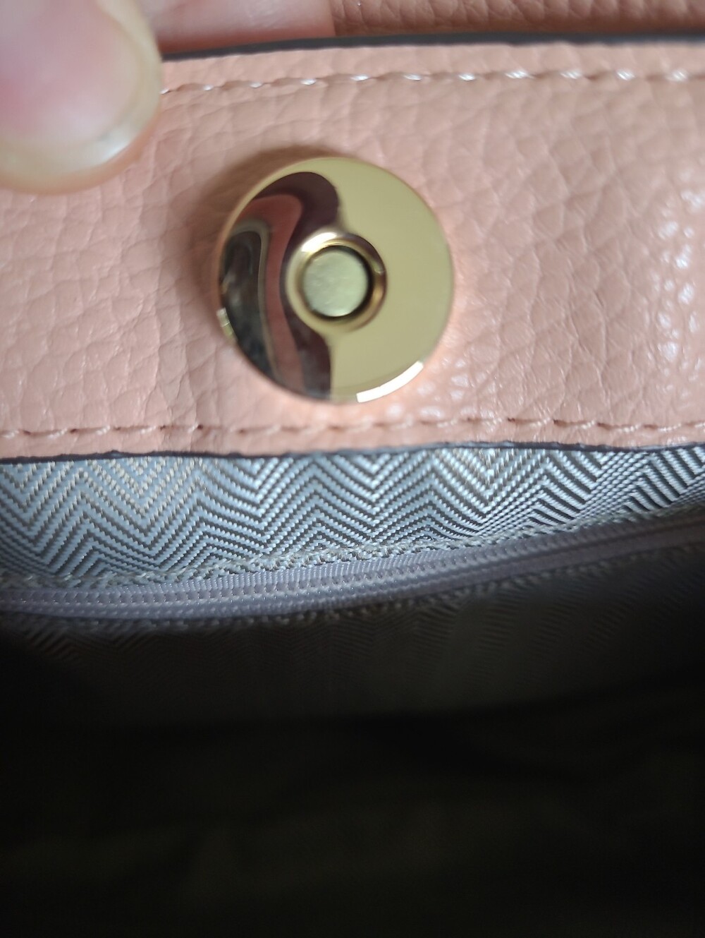 Kate Spade Small Blush Pink Hobo - EUC - Picture 12 of 16